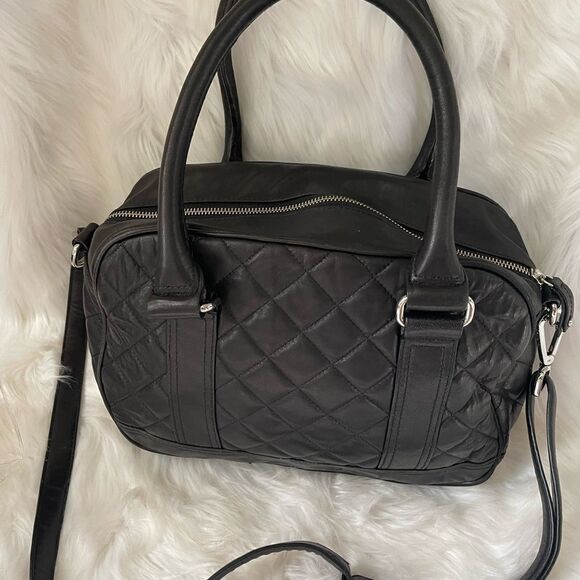 Calvin Klein leather black quilted shoulder bag/crossbody silver tone ha… - Picture 9 of 13